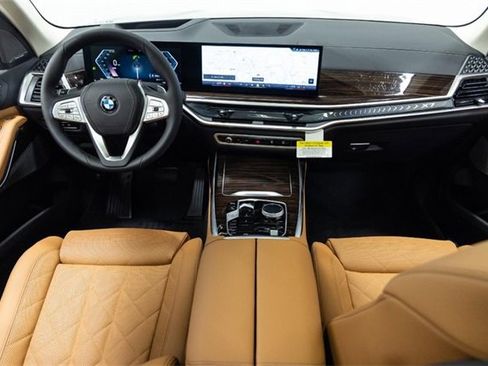 Certified 2025 BMW X7 xDrive40i image 21