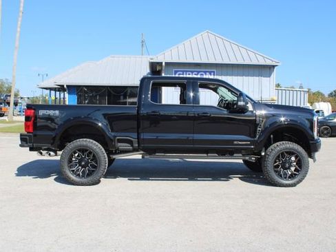 Used 2024 Ford F250 Lariat w/ Black Appearance Package image 14