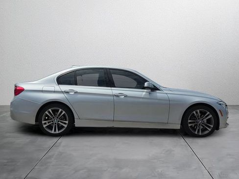 Used 2017 BMW 330i xDrive Sedan AWD/4WD image 5