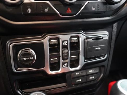 Used 2019 Jeep Wrangler Unlimited Sport S image 28