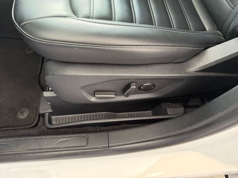 Used 2024 Ford Edge SEL image 23