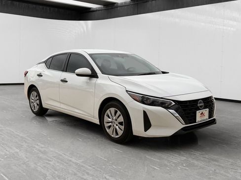 Used 2025 Nissan Sentra S FWD image 7