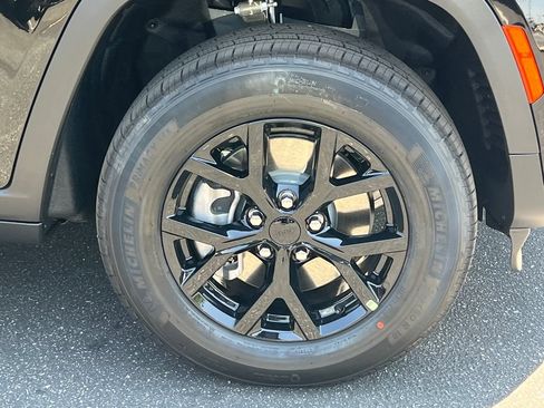 New 2026 Jeep Grand Cherokee L 4WD image 13
