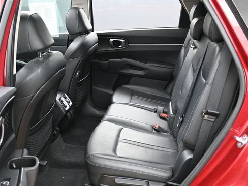 Used 2023 Kia Sorento S w/ Panoramic Sunroof Package FWD image 5