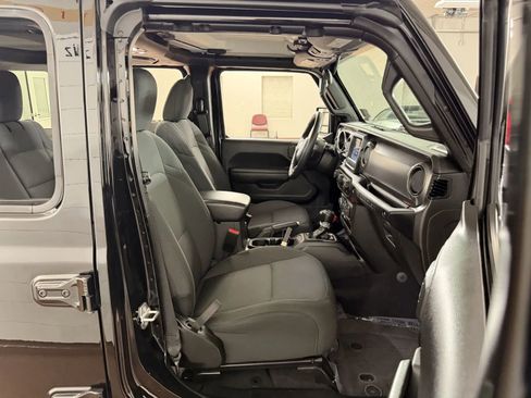Used 2023 Jeep Wrangler Unlimited Sport AWD/4WD image 34