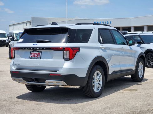 New 2026 Ford Explorer Active w/ Active Comfort Package RWD image 4