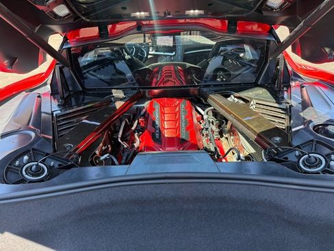Used 2021 Chevrolet Corvette Stingray Premium Cpe w/ Z51 Performance Package RWD image 28
