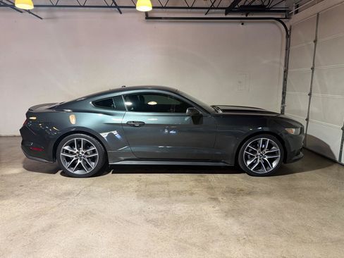 Used 2015 Ford Mustang Premium RWD image 5