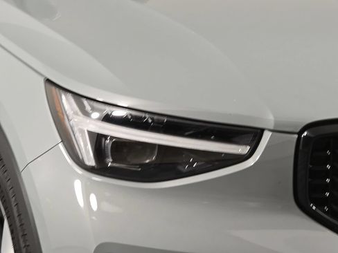 Certified 2026 Volvo XC40 B5 Plus AWD/4WD image 6