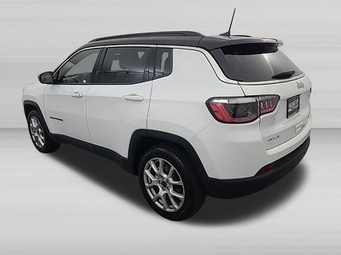Used 2025 Jeep Compass Limited AWD/4WD image 5