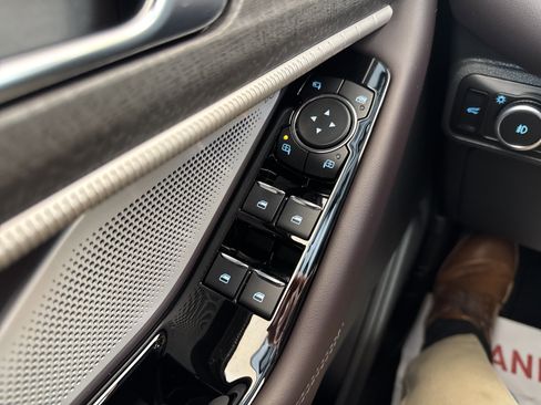 New 2026 Ford Explorer Platinum image 34