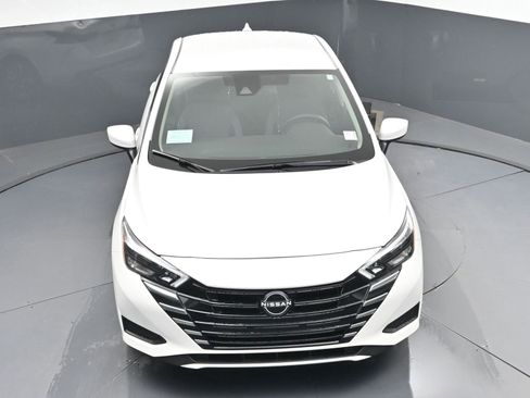 Used 2025 Nissan Versa SV w/ Trunk Package FWD image 28
