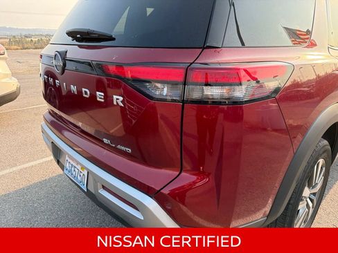 Certified 2025 Nissan Pathfinder SL AWD/4WD image 9