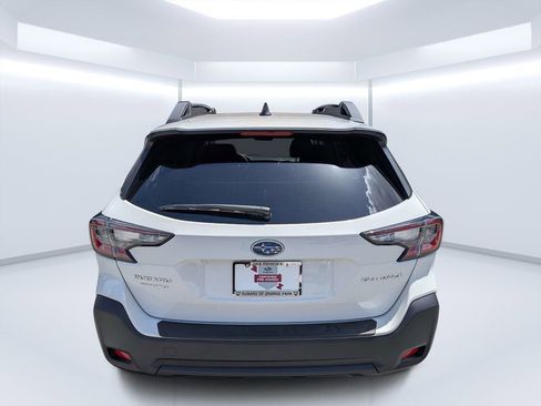 Certified 2025 Subaru Outback Premium AWD/4WD image 4