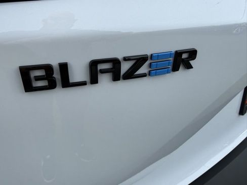 New 2026 Chevrolet Blazer EV LT image 7