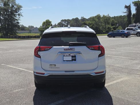 Used 2021 GMC Terrain SLT w/ LPO, Floor Liner Package FWD image 16
