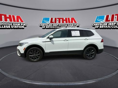 Used 2022 Volkswagen Tiguan SE AWD/4WD image 4