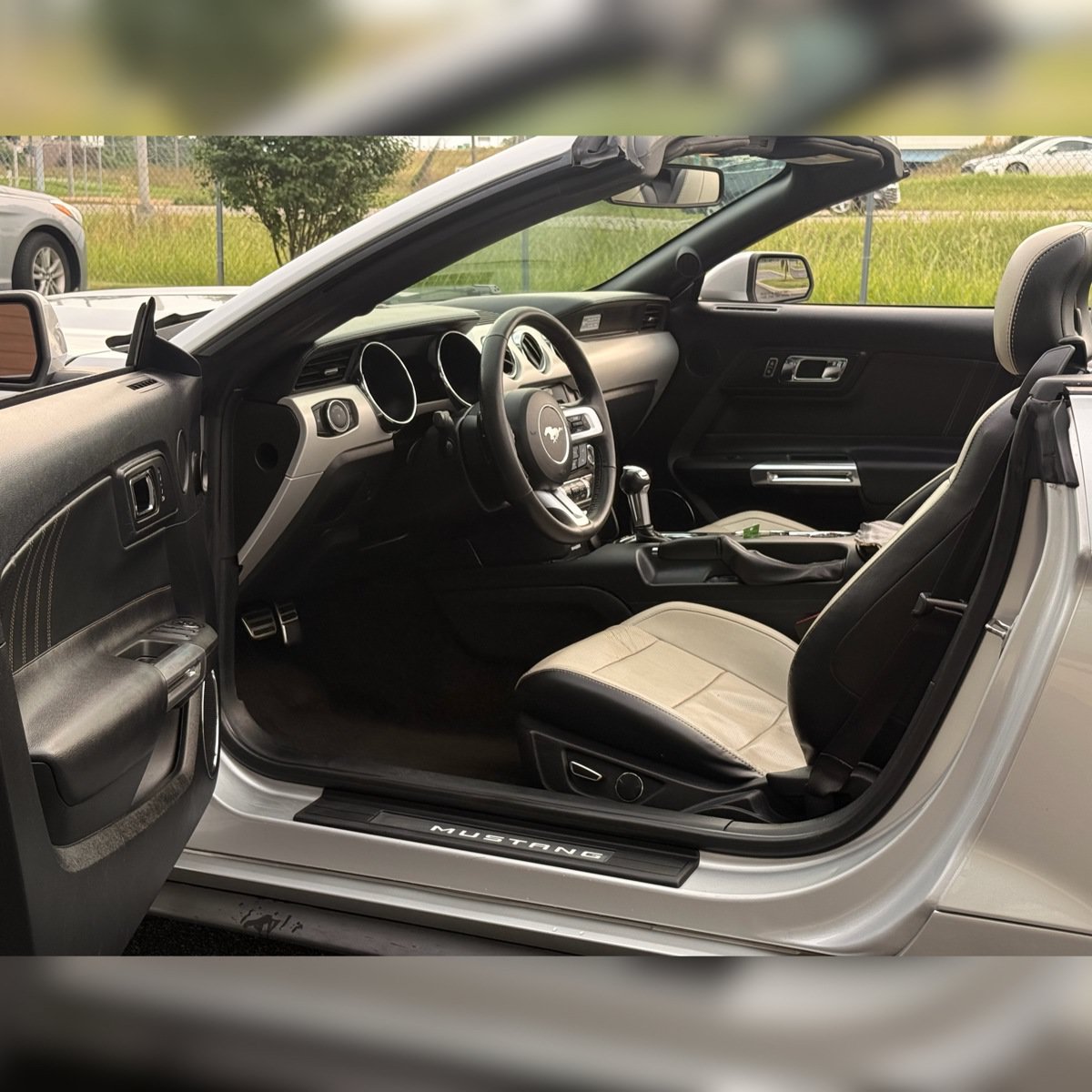 Used 2017 Ford Mustang Premium RWD image 6