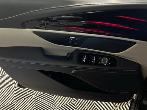 Used 2024 Lincoln Nautilus Reserve image 22