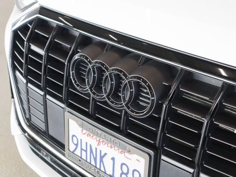 Used 2023 Audi Q3 2.0T Premium w/ Black Optic Sport Package image 26