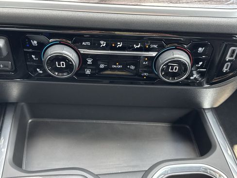 Used 2025 Chevrolet Silverado 1500 LTZ w/ LTZ Premium Package AWD/4WD image 19