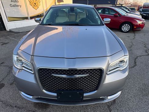 Used 2018 Chrysler 300 Limited image 11