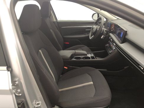 Used 2025 Hyundai Sonata SEL FWD image 21