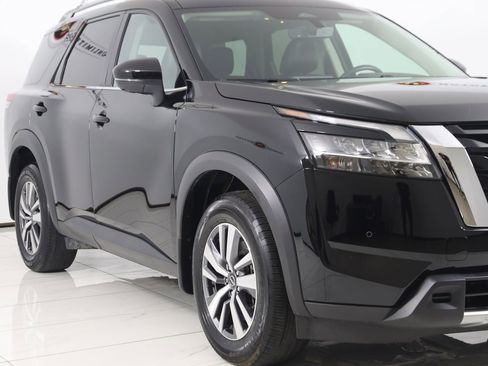 Used 2023 Nissan Pathfinder SL image 39