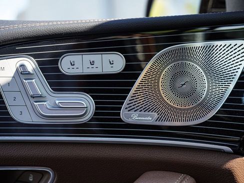 Used 2024 Mercedes-Benz GLE 350 4MATIC w/ AMG Line Exterior image 35