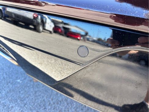 Used 2016 Jaguar XJ R-Sport image 15