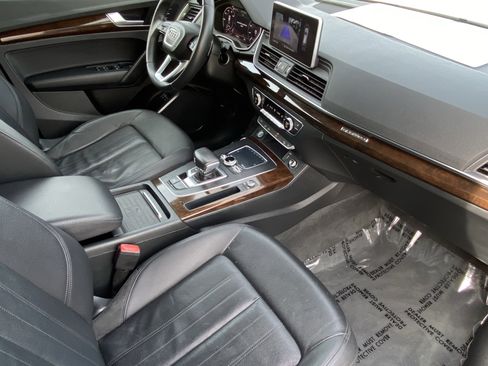 Used 2020 Audi Q5 e Premium w/ Convenience Package image 9