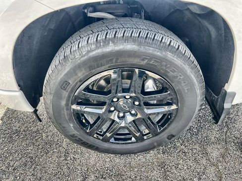 Used 2023 Chevrolet Silverado 1500 Custom RWD image 32