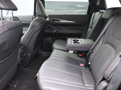 Used 2025 INFINITI QX60 Luxe w/ Vision Package image 22