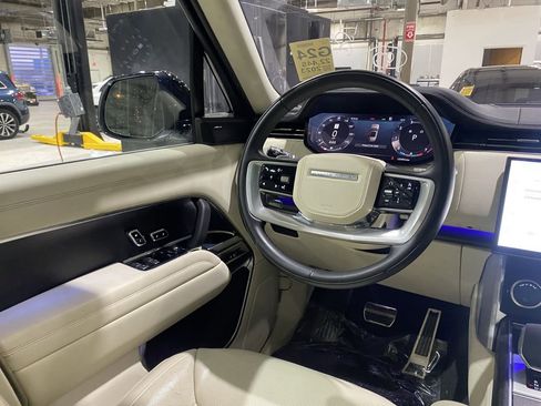 Used 2023 Land Rover Range Rover SE AWD/4WD image 3