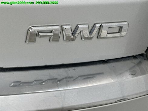 Used 2015 GMC Acadia SLE image 16