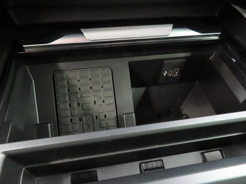 Used 2024 Ford F350 Limited w/ FX4 Off-Road Package image 75