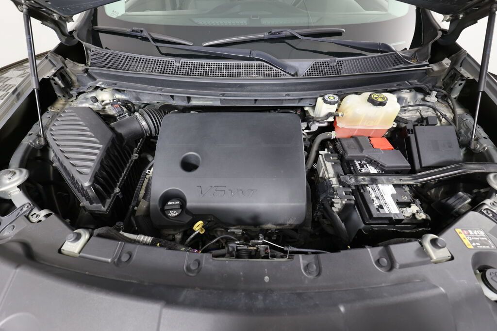 Used 2018 Chevrolet Traverse LT FWD image 40