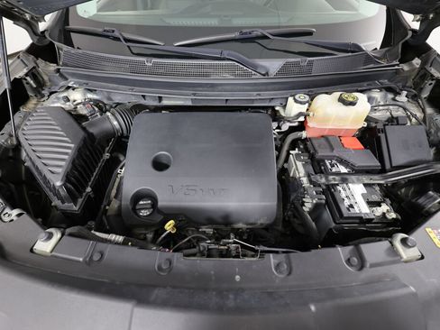 Used 2018 Chevrolet Traverse LT FWD image 40
