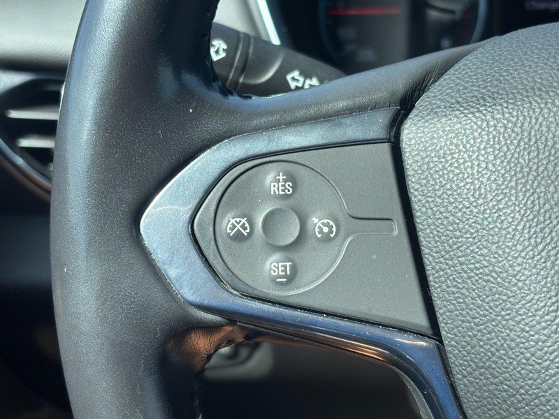 Used 2020 Chevrolet Traverse LT FWD image 20