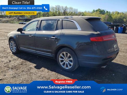 Used 2019 Lincoln MKT AWD image 3