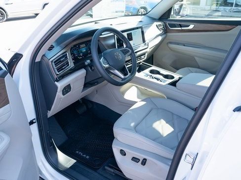 New 2026 Volkswagen Atlas SE image 15