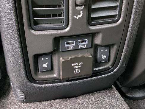 Used 2022 Dodge Durango GT image 27