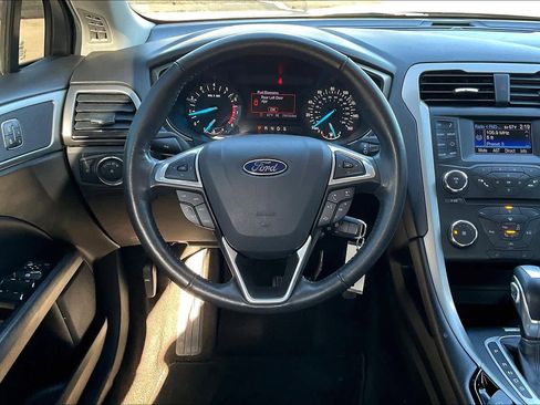 Used 2013 Ford Fusion SE image 5