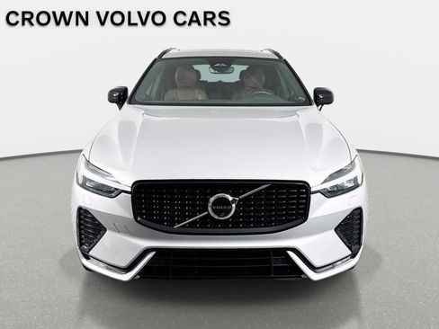 Used 2025 Volvo XC60 B5 Plus w/ Protection Package Premier image 2