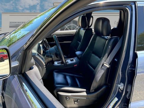 Used 2021 Jeep Grand Cherokee Limited AWD/4WD image 23