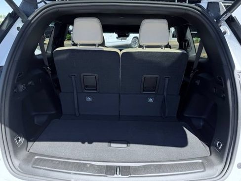 Used 2025 Jeep Grand Cherokee L Limited AWD/4WD image 10