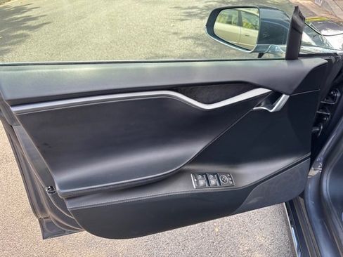 Used 2018 Tesla Model S 75D image 29