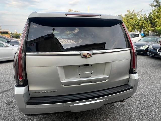 Used 2019 Cadillac Escalade Luxury AWD/4WD image 6
