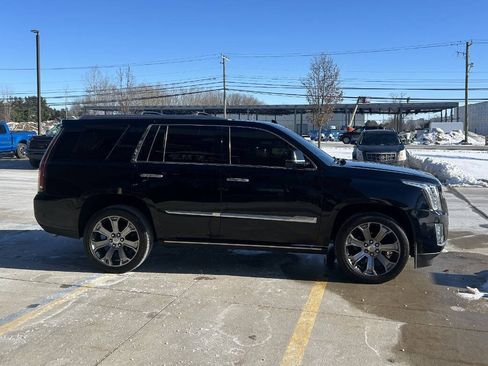Used 2018 Cadillac Escalade Premium Luxury image 5