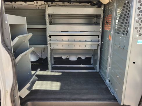 Used 2014 Chevrolet Express 2500 image 22